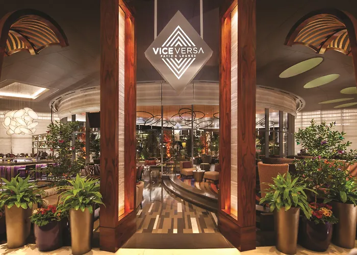Best Hotels in Las Vegas with Jacuzzi in Room